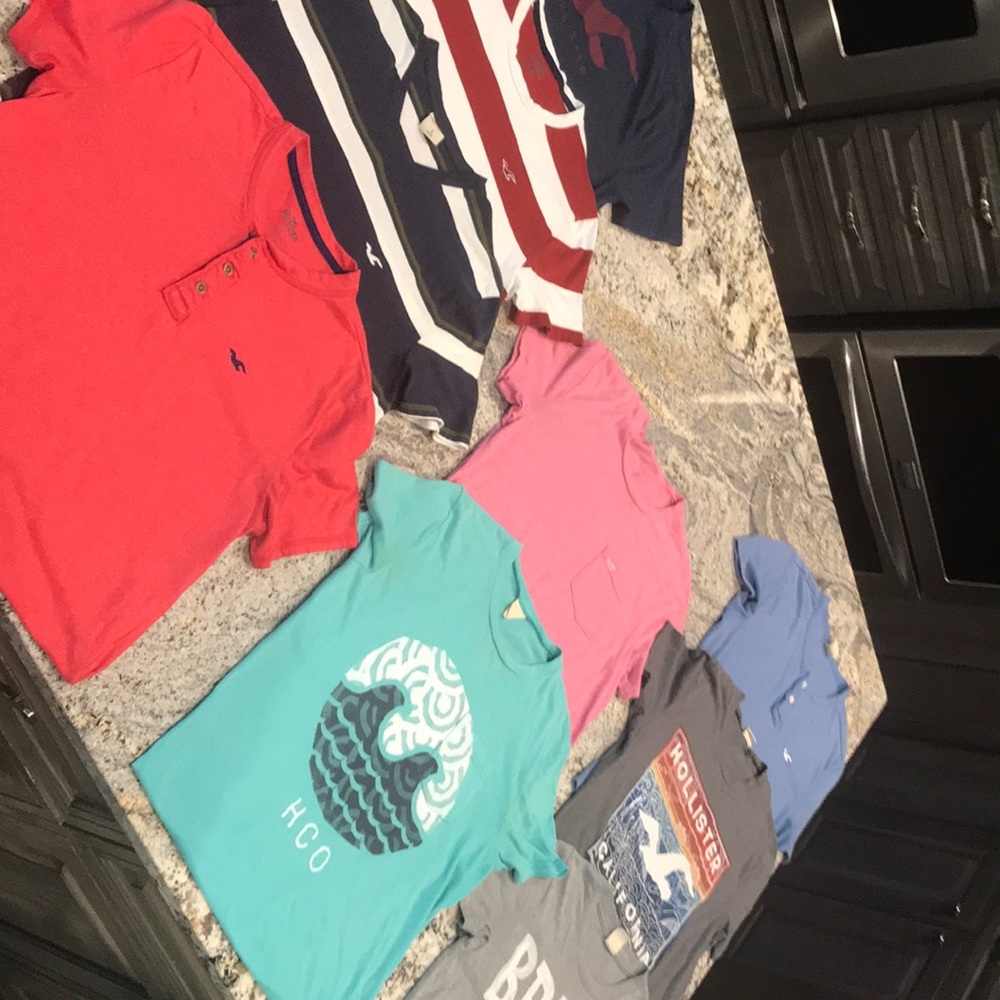 9 Hollister shirts